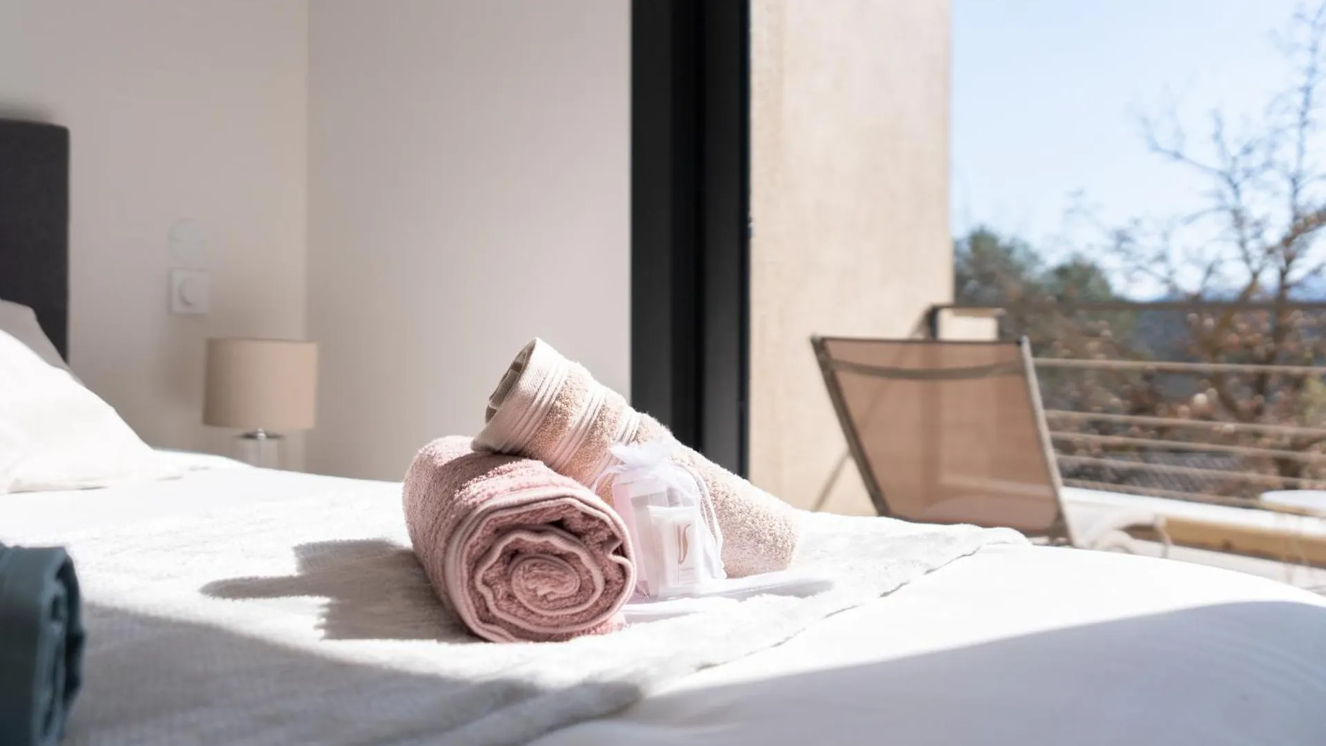 Maison Paisible Au Pied De La Sainte Victoire Ideale Pour Un Sejour En Famille Ou Entre Amis Beaurecueil