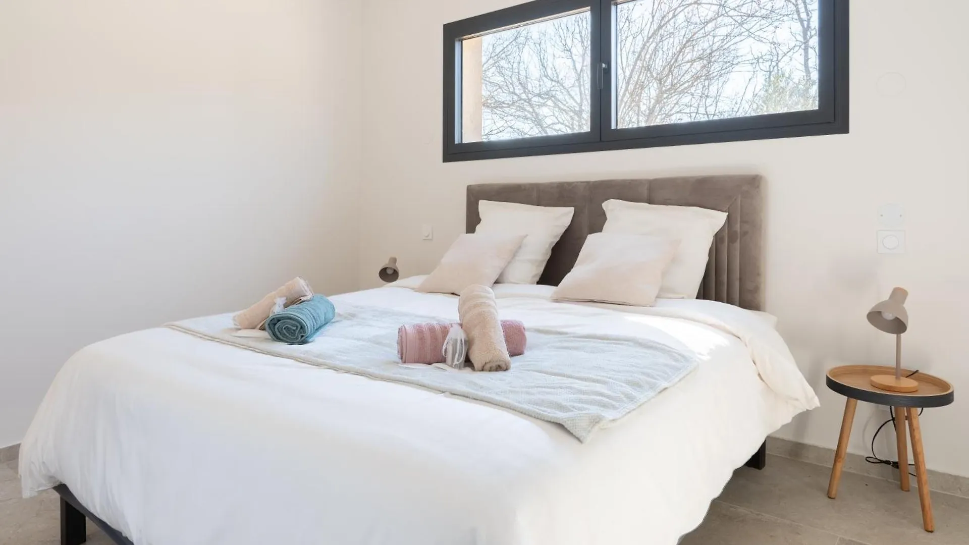 Maison Paisible Au Pied De La Sainte Victoire Ideale Pour Un Sejour En Famille Ou Entre Amis Beaurecueil