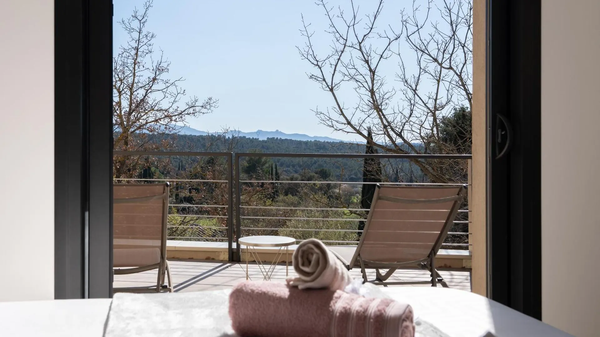 Maison Paisible Au Pied De La Sainte Victoire Ideale Pour Un Sejour En Famille Ou Entre Amis Beaurecueil