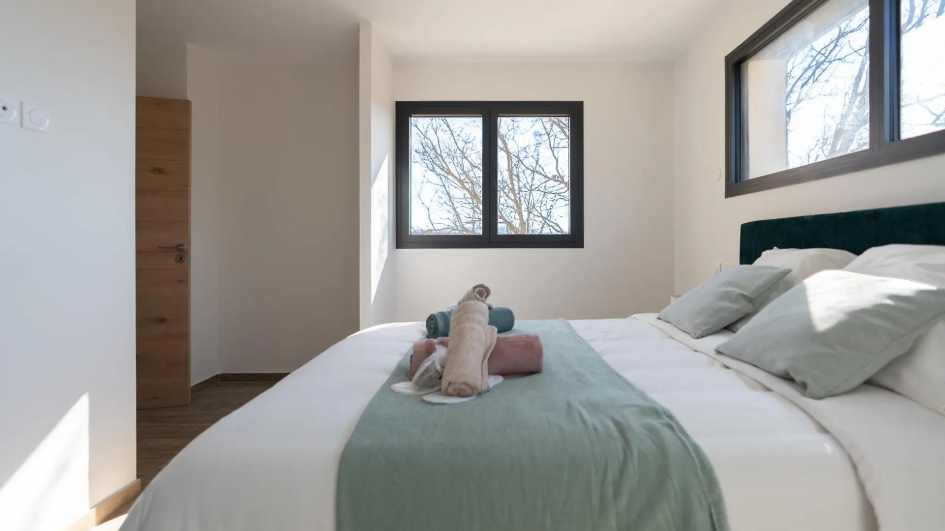 Maison Paisible Au Pied De La Sainte Victoire Ideale Pour Un Sejour En Famille Ou Entre Amis Beaurecueil 0*,  France
