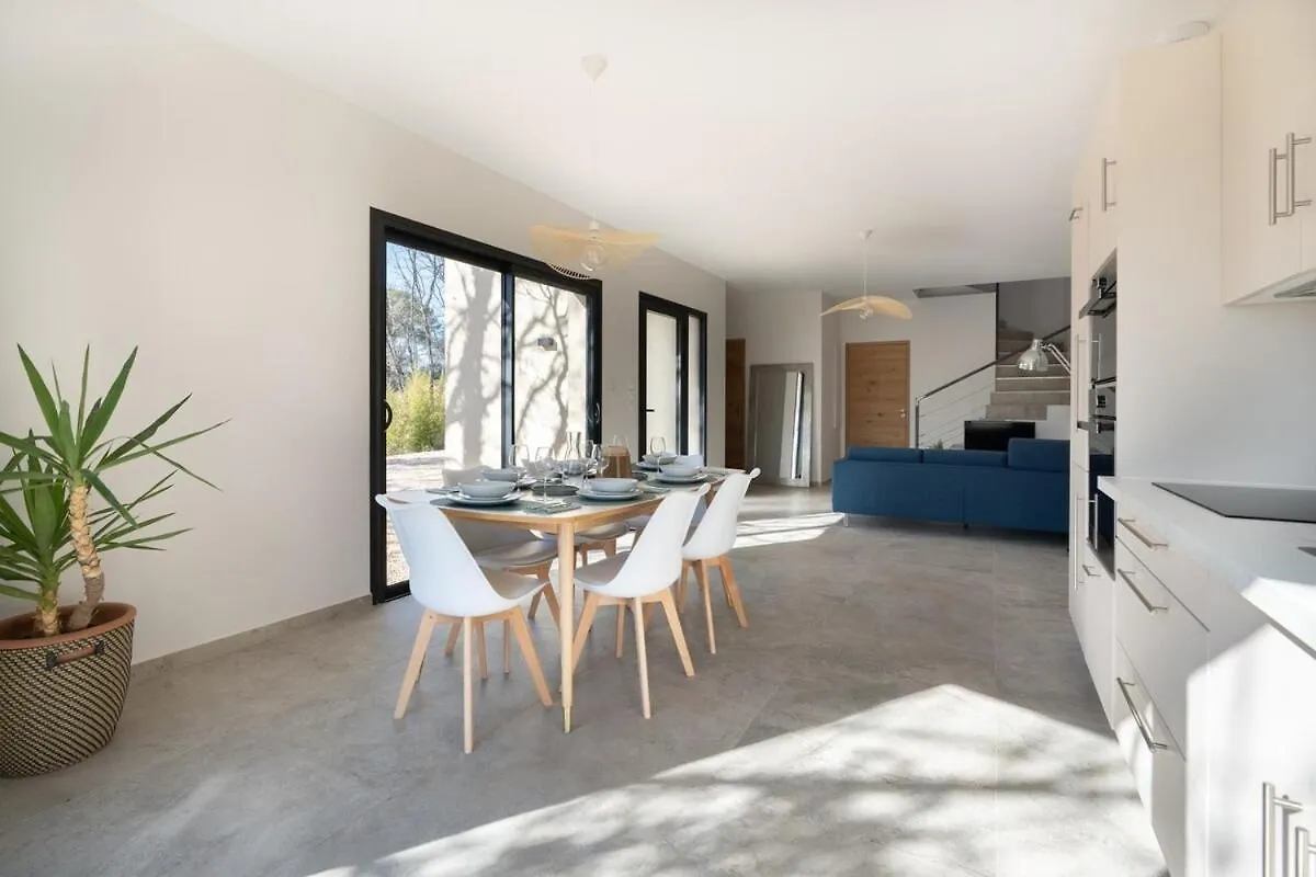 Holiday home Maison Paisible Au Pied De La Sainte Victoire Ideale Pour Un Sejour En Famille Ou Entre Amis Beaurecueil