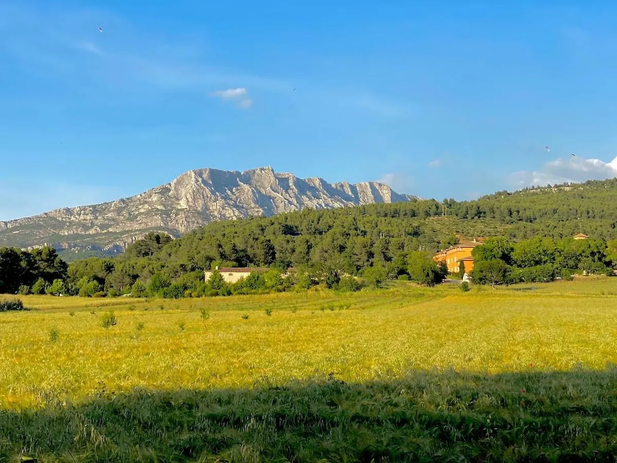 Holiday home Maison Paisible Au Pied De La Sainte Victoire Ideale Pour Un Sejour En Famille Ou Entre Amis Beaurecueil